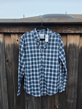 American Eagle Outfitters Blue and Green Plaid Button-Down Shirt